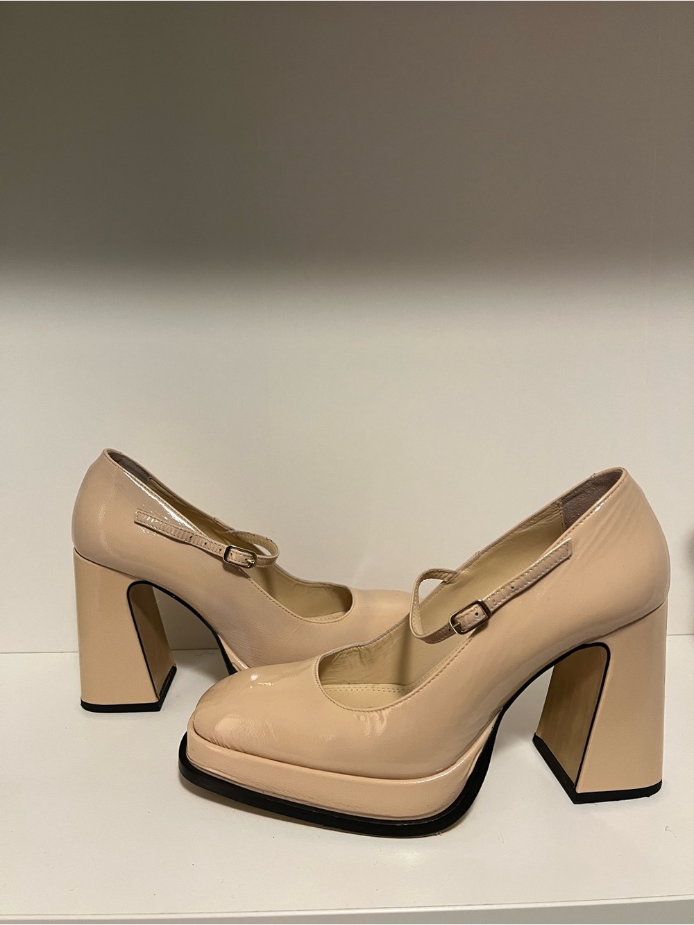 Souliers Martinez Blush Patent Mary Jane Block Heel Pumps